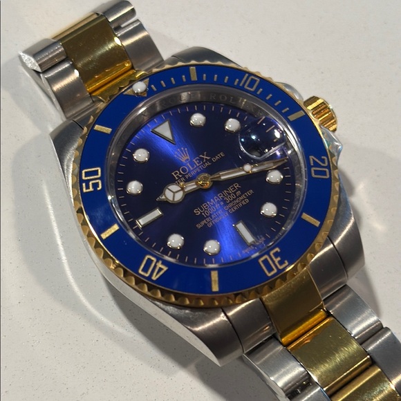 Rolex Blue and Gold Dive Watch - Picture 4 of 12